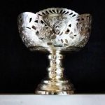 خریدار و قیمت گذار ظرف و ظروف نقره و مس