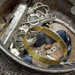 خریدار و قیمت گذار ظرف و ظروف نقره و مس