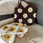 کیف دستی قلاب‌بافی آفتابگردان – رنگ پاییزی خاص و دست‌ساز 🌻