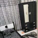 تختخواب تشک رویال کمد لباس سه کشو ریلی قالیچه پرده