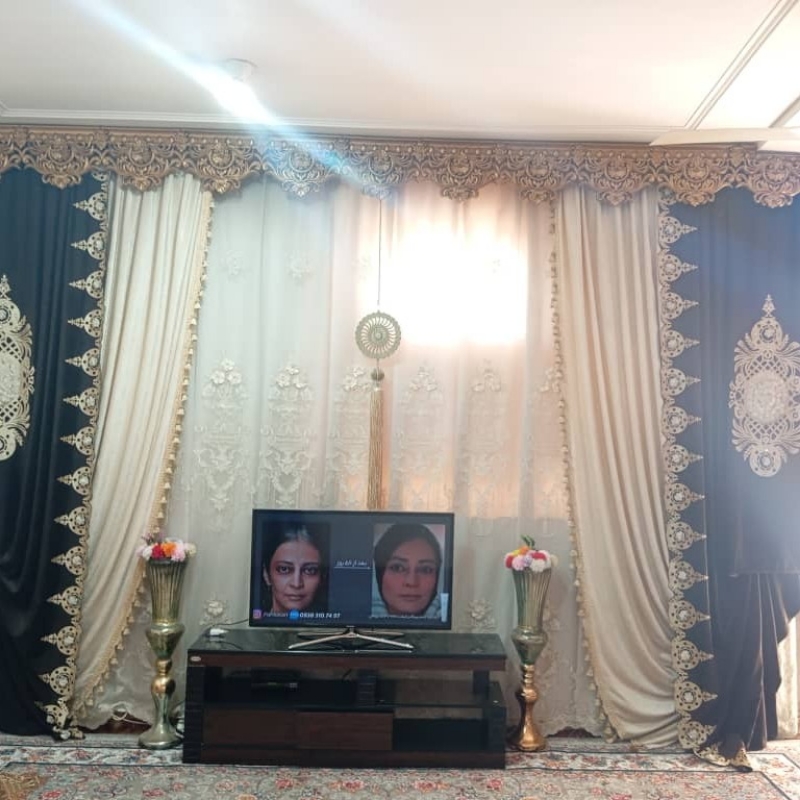 پرده طرح سلطنتی، بدون هیچ گونه آسیب، در حد نو