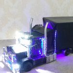 کامیون بزرگ فلزی