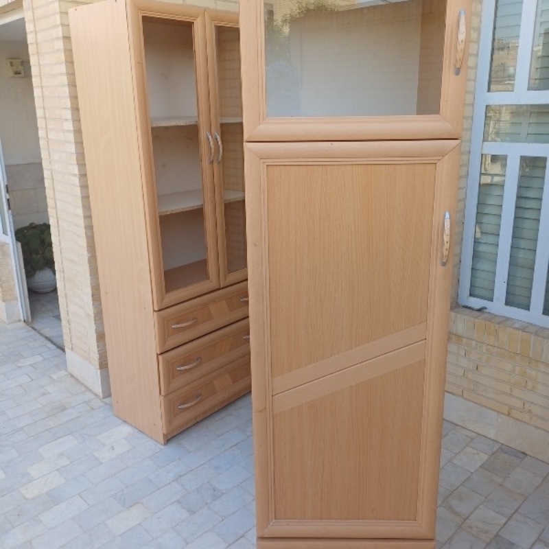 کمد وکتابخانه