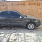 پژو جی ال ای مدل ۸۴ رنگ نوک مدادی روغنی فوق العاده تمیز، موتوری سالم ،لاستیک ۹۰درصد،رینگ خرچنگی، بدون روغنی سوزی،تعویض کلیه  لوازم ازجمله دیسک و صفحه،تسمه تایم،تسمه دینام سرویس دینام،سرویس استارت،روکش صندلیvp،کف پوش یه تیکه بابلی،کف پوش سه بعدی،چراغ عقب و جلو اسپرت دارای هدلایت، پک کامل سیستم صوتی حرفه ای دارای مانیتور ودوربین دنده