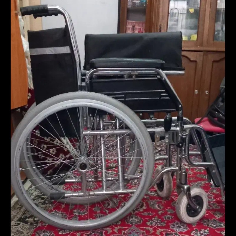 یه عددویلچرایرانی محکم تحمل وزن ۱۰۰کیلوچرخهای عقب بادی وجلوتوپرسالم وتمیز