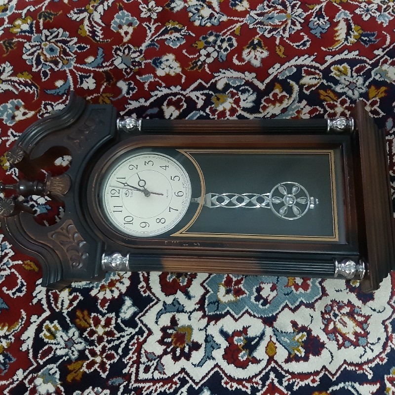 ساعت دیواری نو تمیز