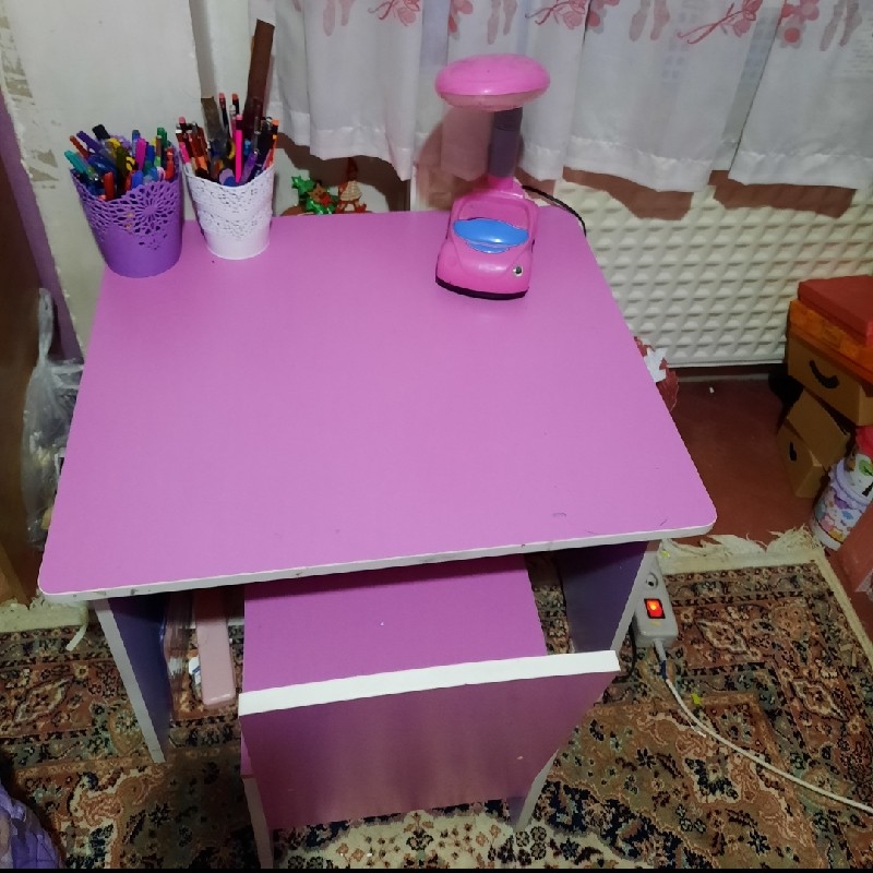 میز تحریر دخترانه همراه دو صندلی