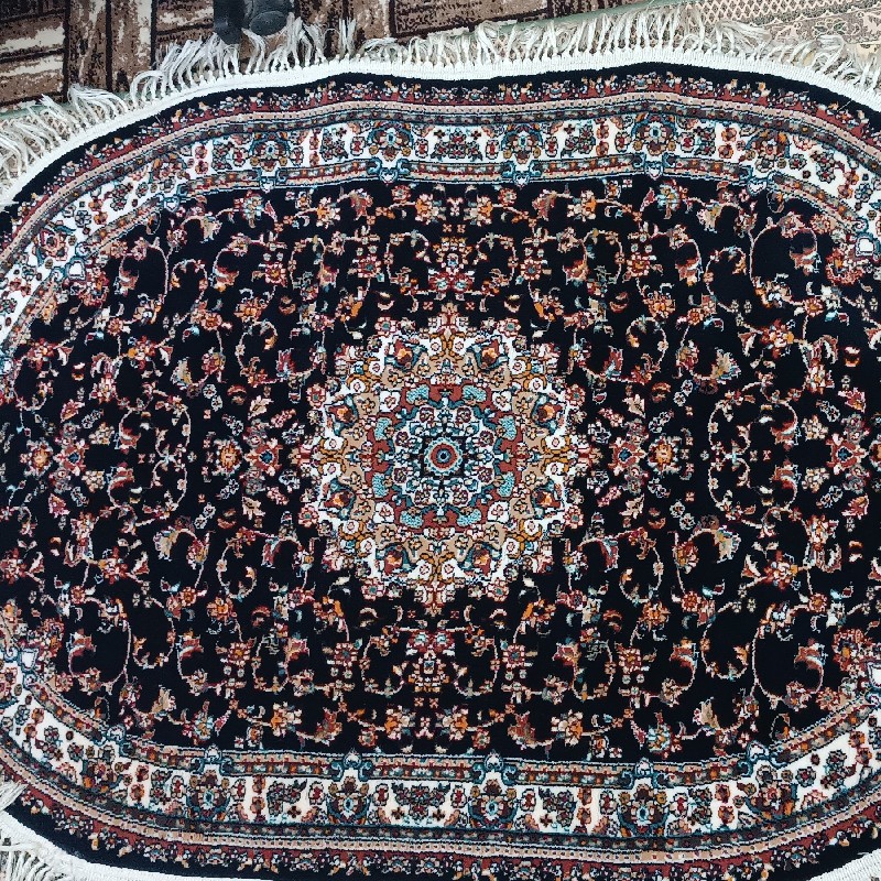 فرش بیضی