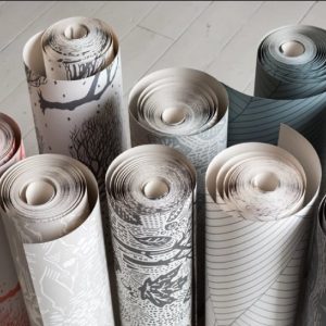 نصاب کاغذ دیواری نصب کاغذ دیواری