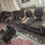 مبل راحتی با عسلی سالم تمیز