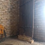 درب چوبی قدیمی ورودی خانه….قدمت۴۰۰ساله