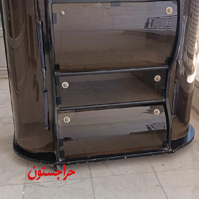 ویترین ومیز