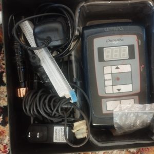 1 عدد دستگاه تتو زدن با همه لوازم و وسایلش و جعبه و کارتن