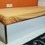 تخت و تشک یک نفره(تخفیف هم دارد)