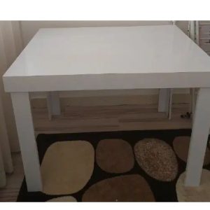 میز چوبی