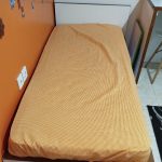 تخت و تشک یک نفره(تخفیف هم دارد)
